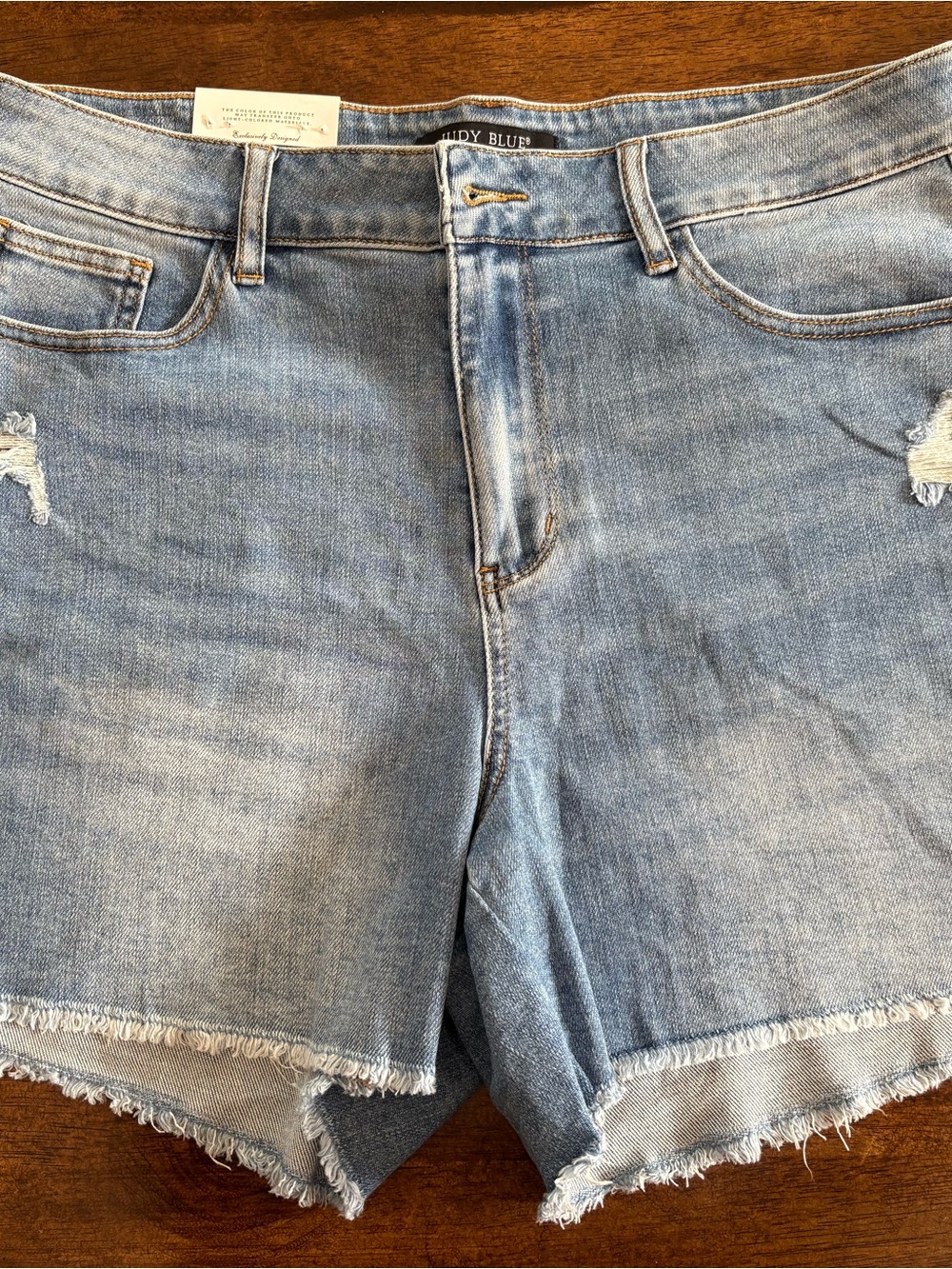 NWT Judy Blue Light Wash Frayed Hem Denim Shorts Size 1XL